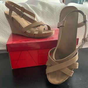 Aerosoles- At first plush - Nude sandal wedge - Size 9